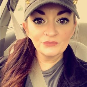 Meet your Posher, Carrie